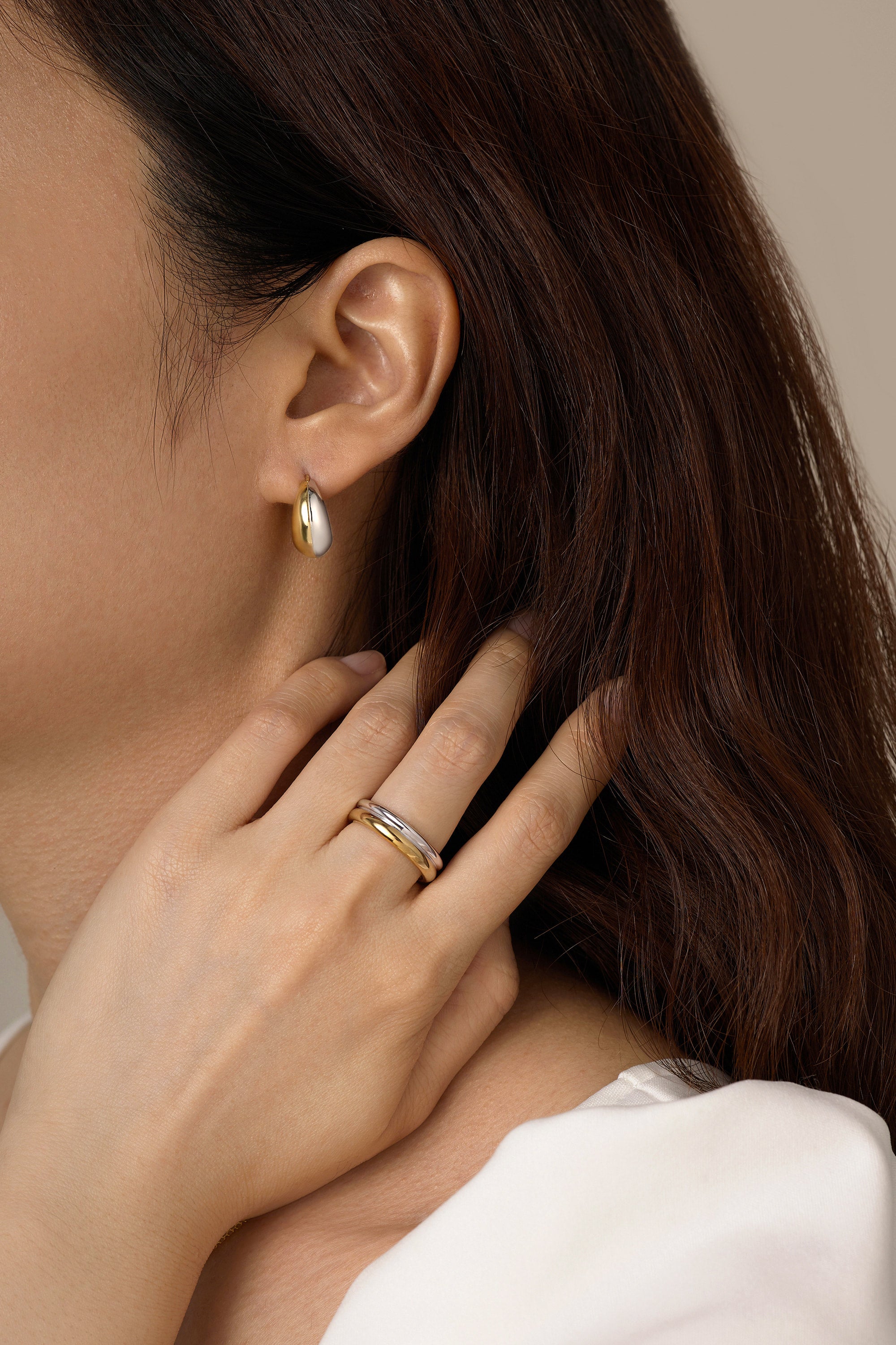 Earrings in metal online